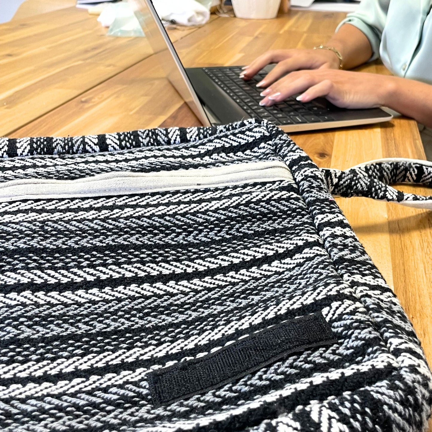Soft Banjar Laptop Bag - Grey Stripes