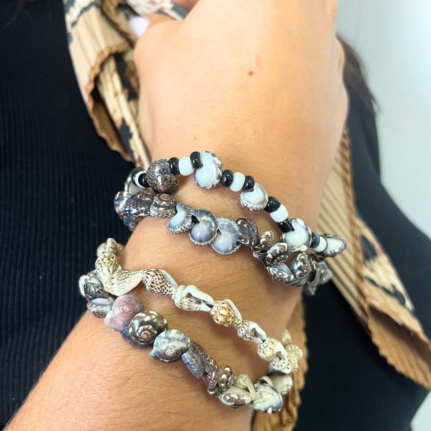 Handmade Friendship Bracelets - Tiny Besti Beach Shells (asst)